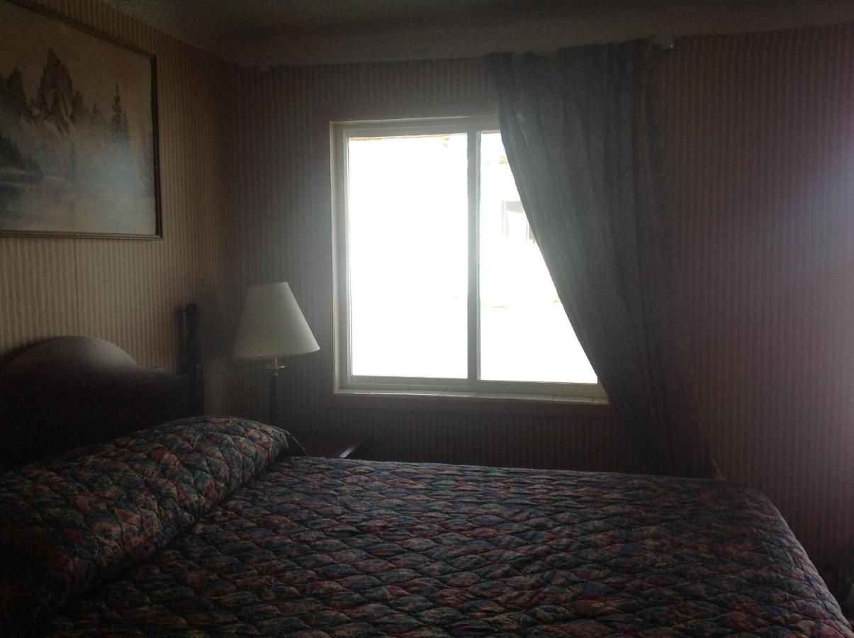 Budget Inn Motel Chemult 7