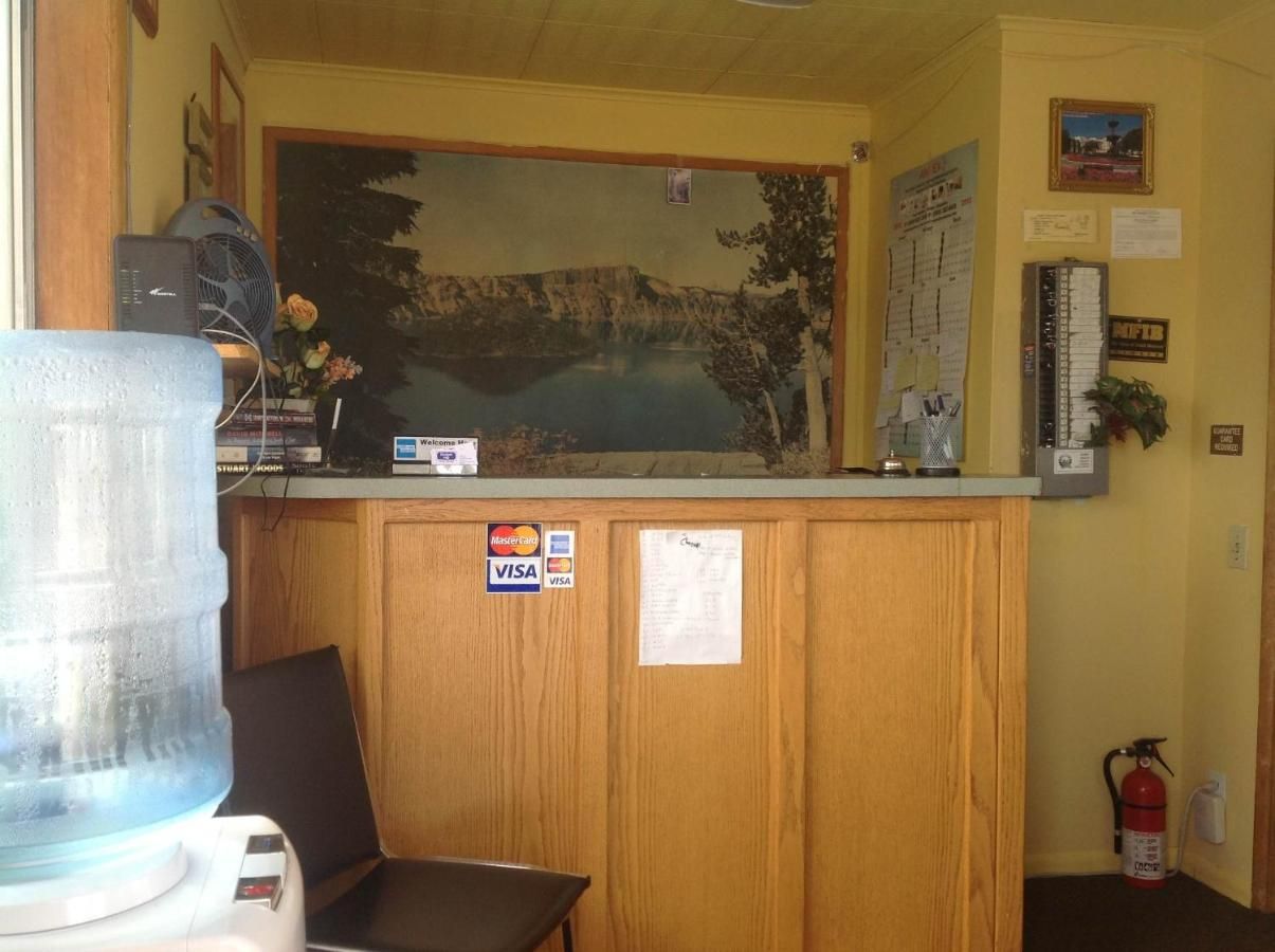 Budget Inn Motel Chemult 8