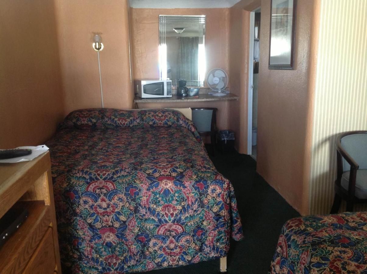 Budget Inn Motel Chemult 9