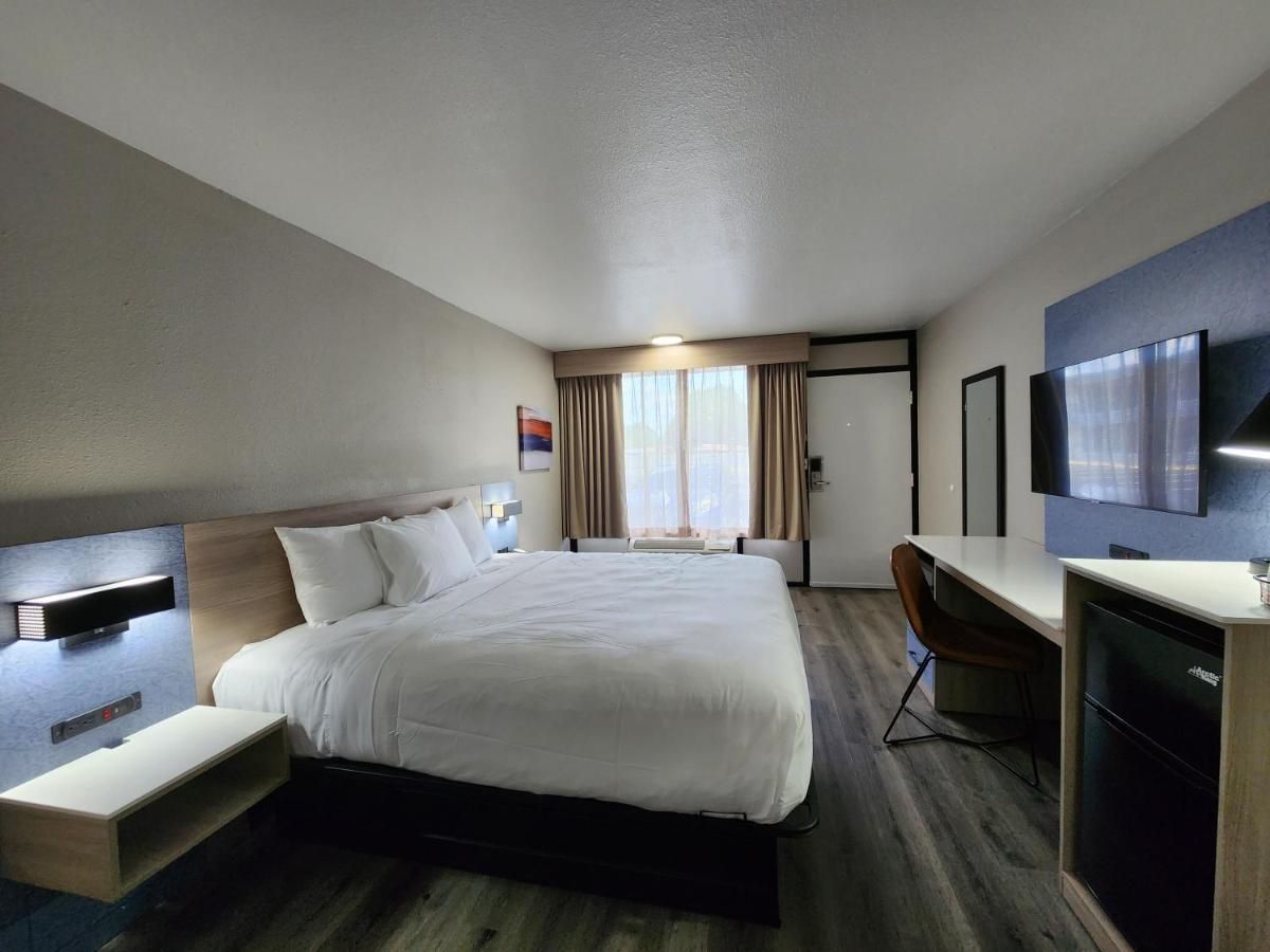 Smart Stay Lafayette 8