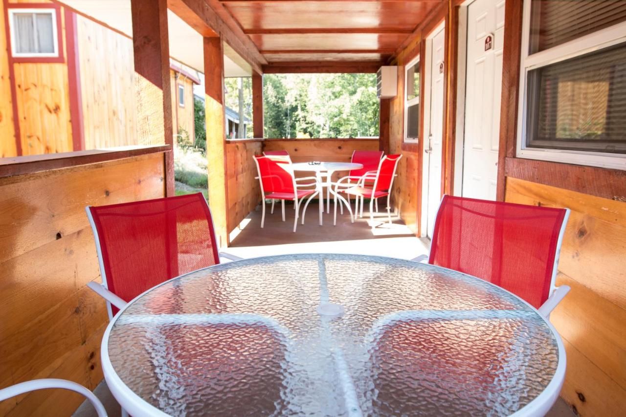 King Hendrick Motel and Suites 10