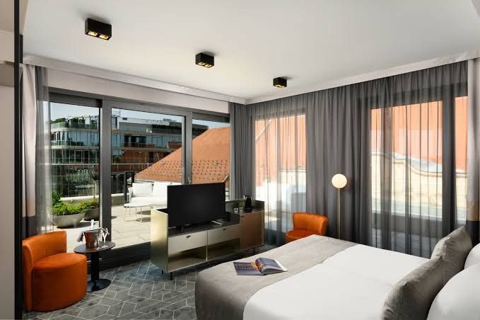 Emerald Hotel & Suites by Continental Group 6