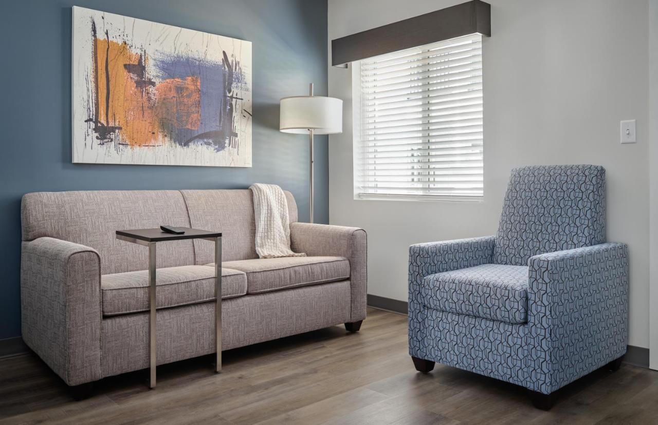 stayAPT Suites Auburn 10