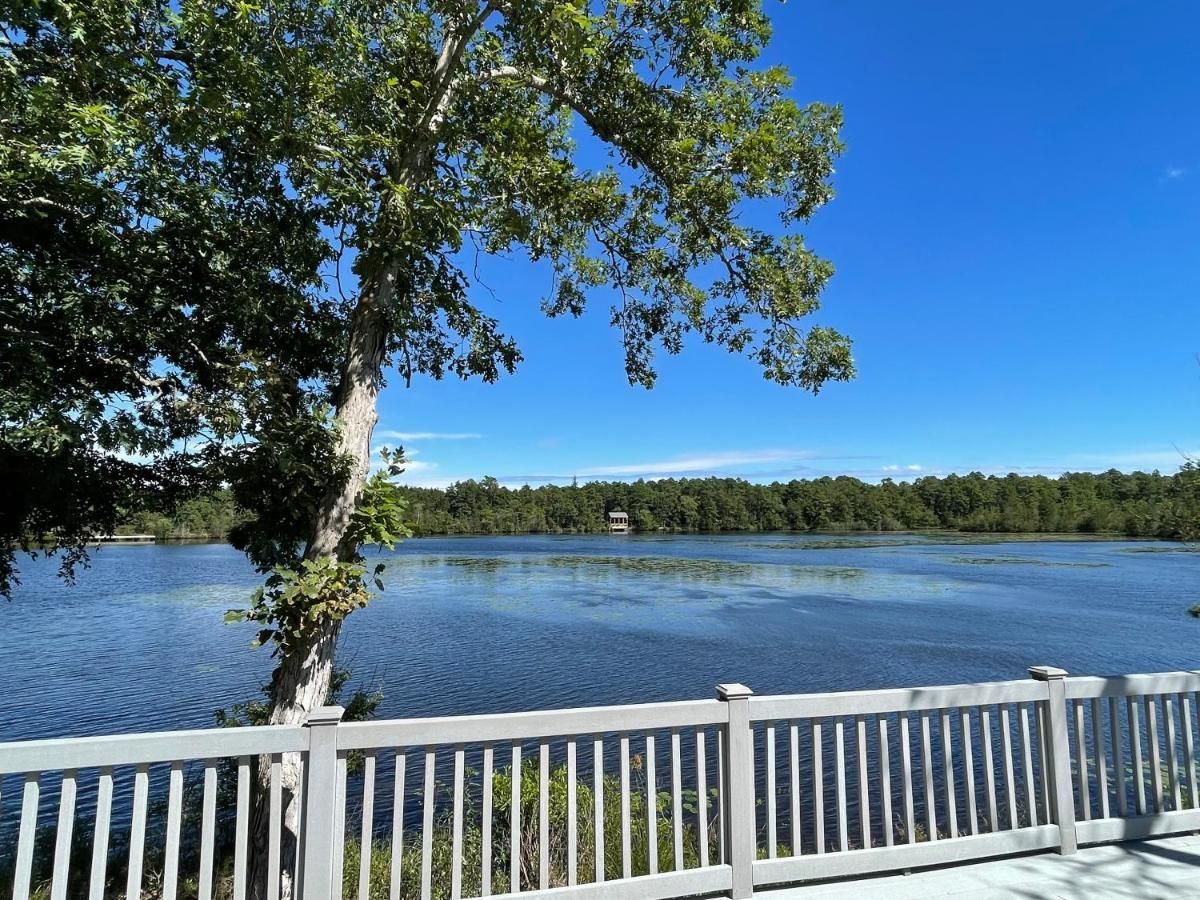 Swan Lake Resort 7
