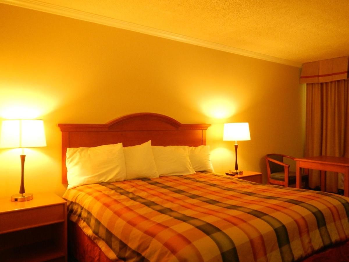 Travelodge by Wyndham Fairplex Pomona 8