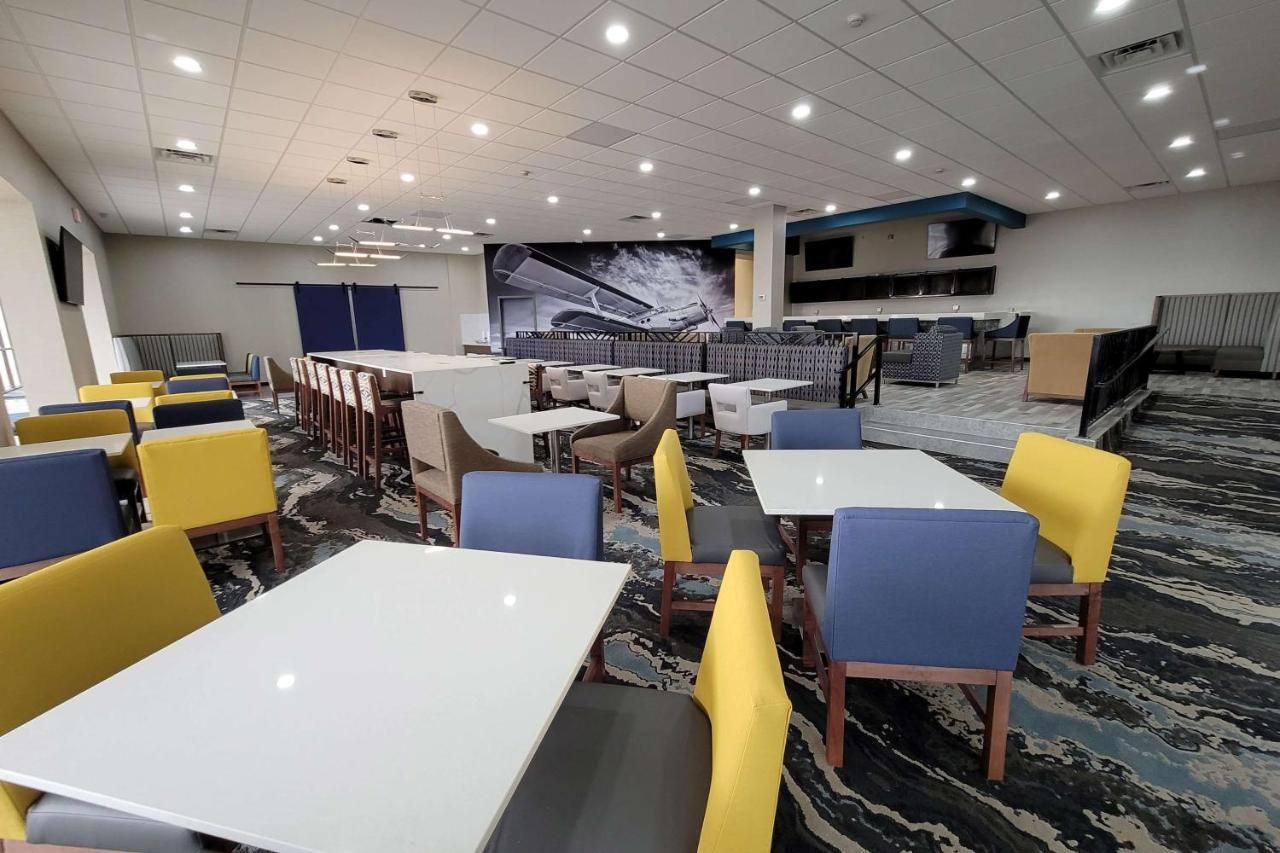 Wingate by Wyndham Wichita Airport 8