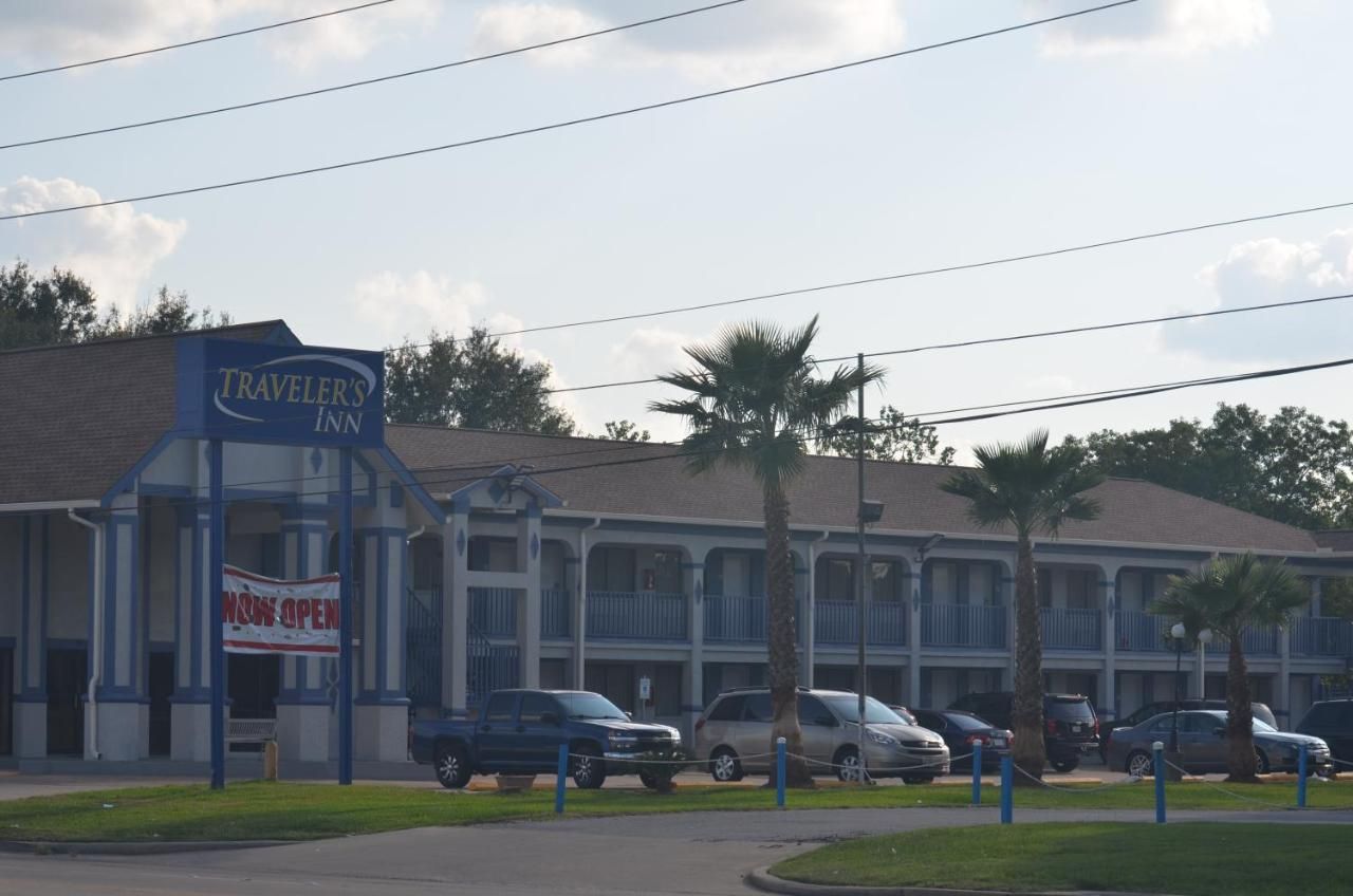 Travelers Inn 9