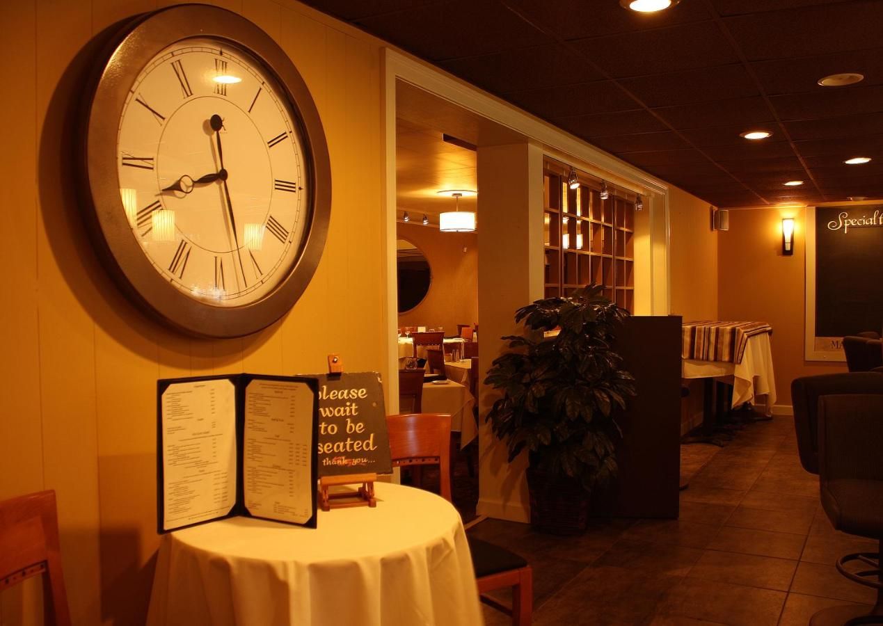 Macaluso's at the Lantern Lodge 6