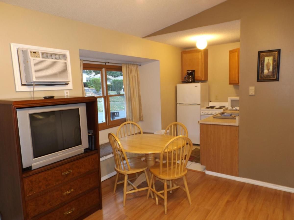 The Villas on Lake George 10