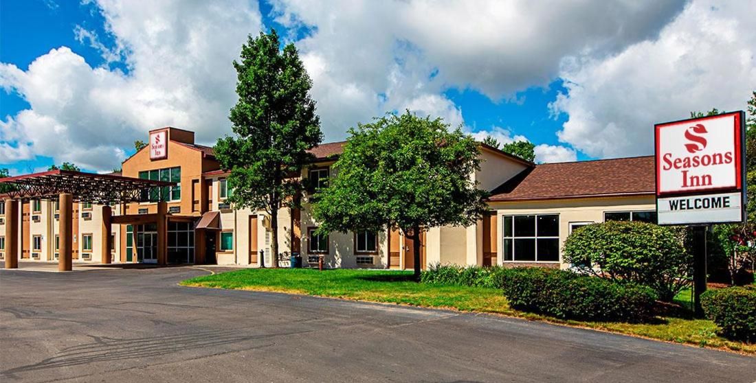 Seasons Inn Traverse City 7