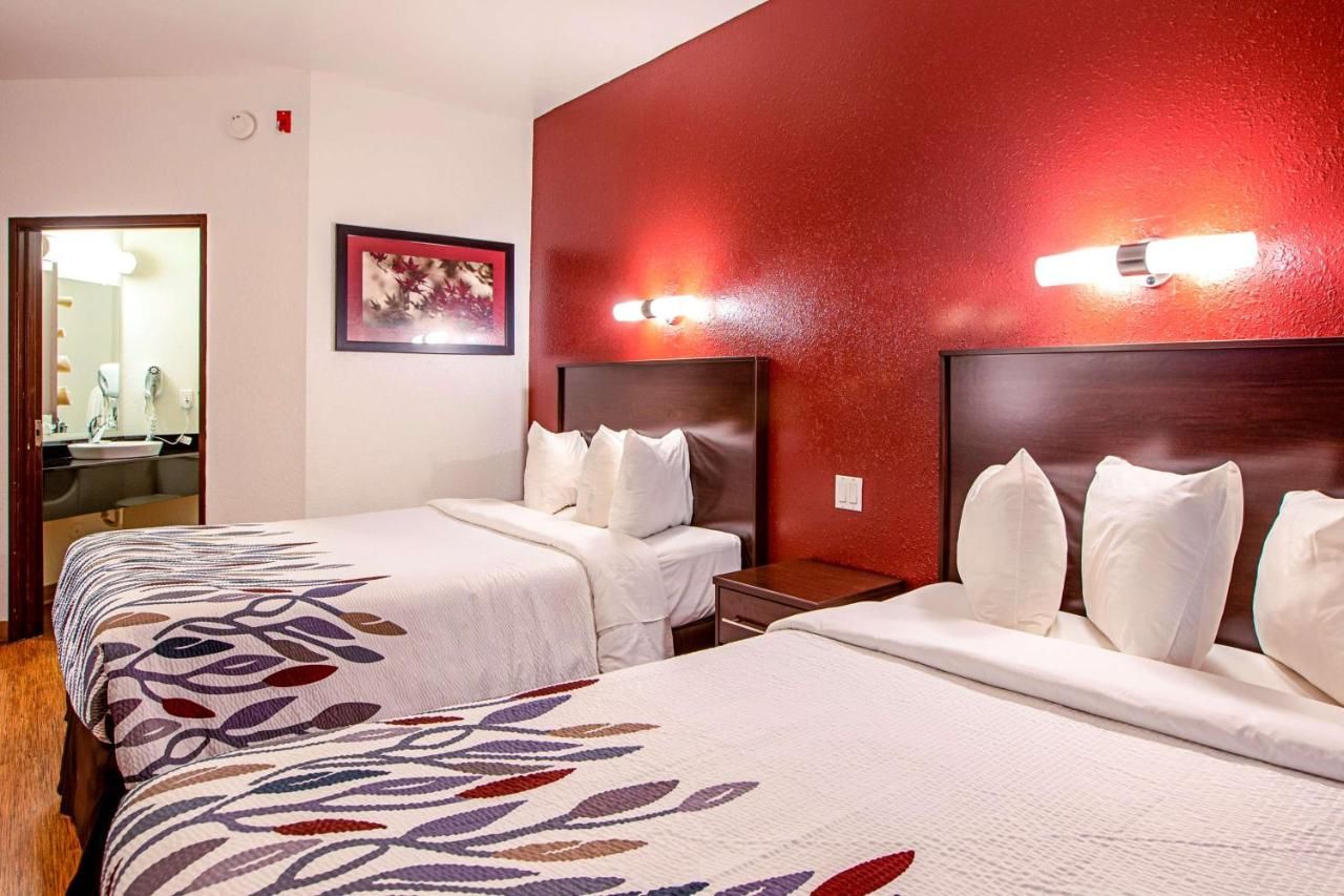 Seasons Inn Traverse City 6