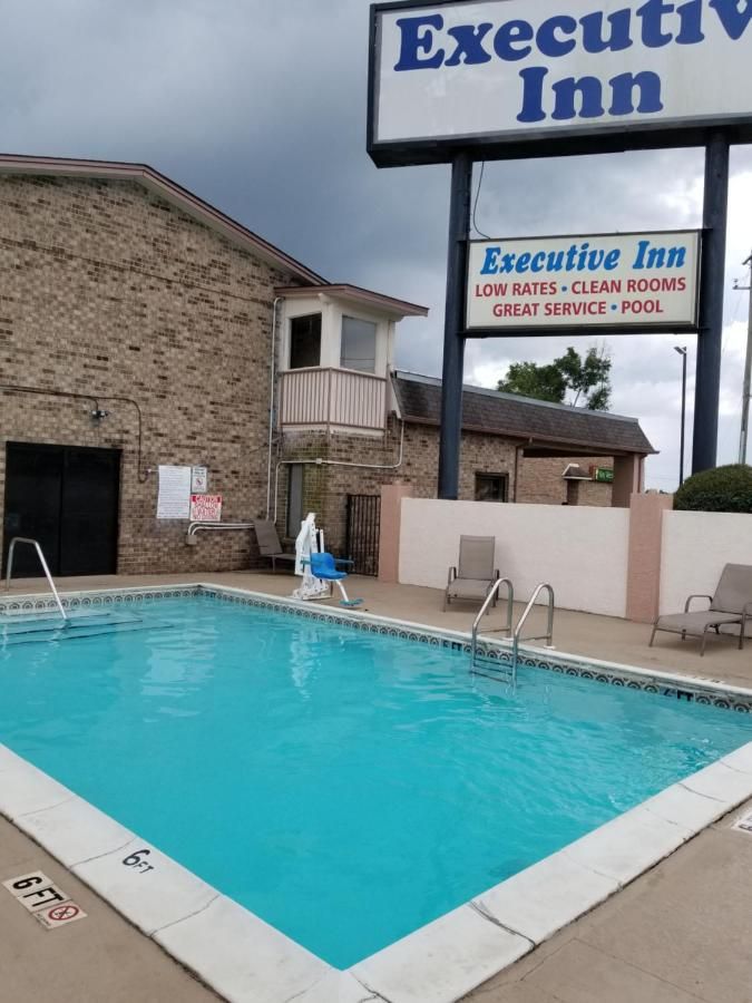Executive Inn 9