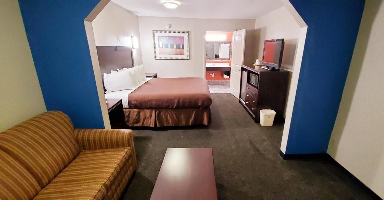 Executive Inn 6