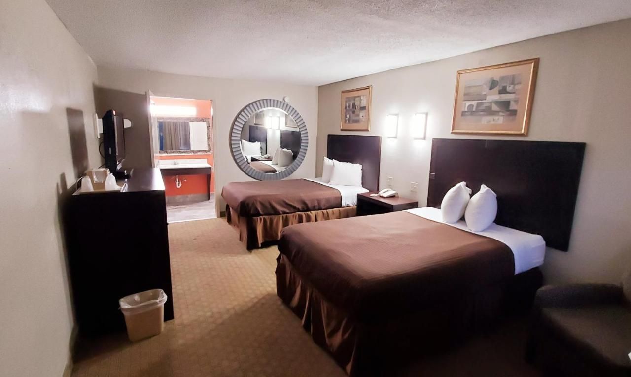 Executive Inn 7