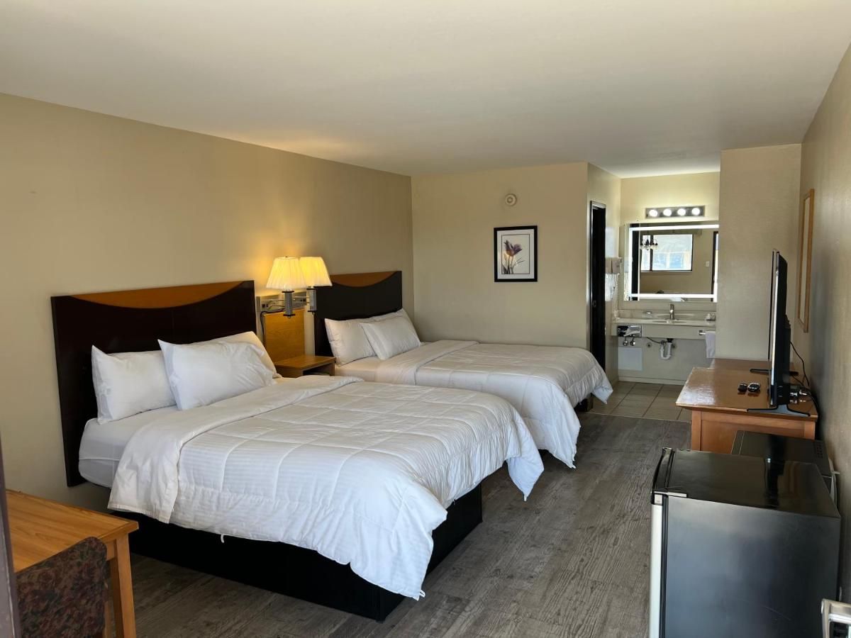 Four Winds Motel & RV Park 10