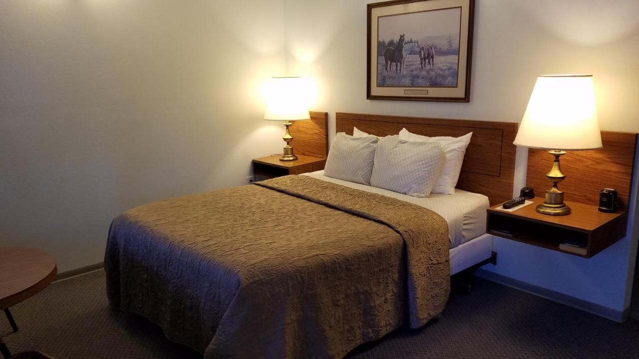 White Willow Motel 9