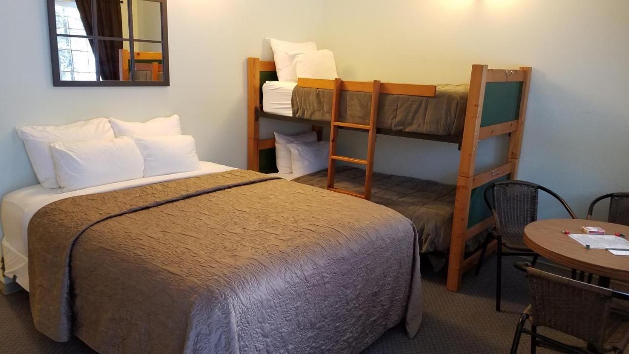 White Willow Motel 10