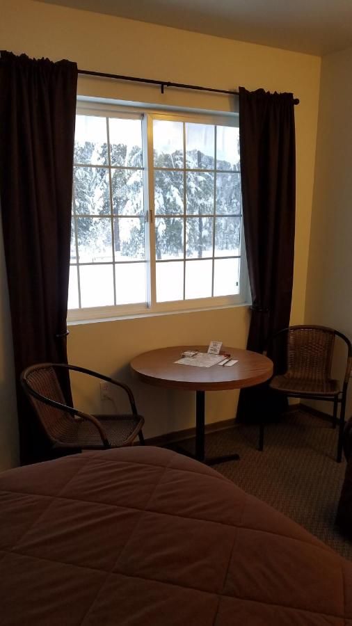 White Willow Motel 6