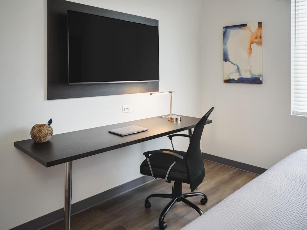 stayAPT Suites Louisville North-Clarksville 8