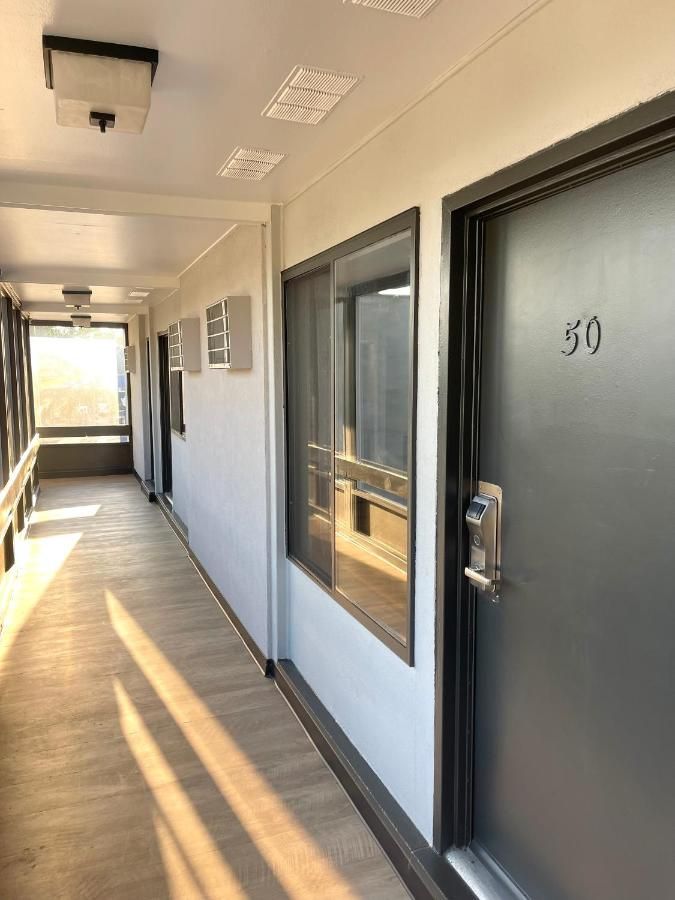 Downtown Inn 10