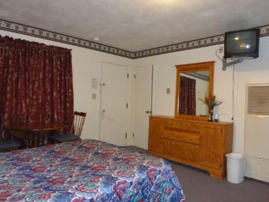 Theater Motel 10
