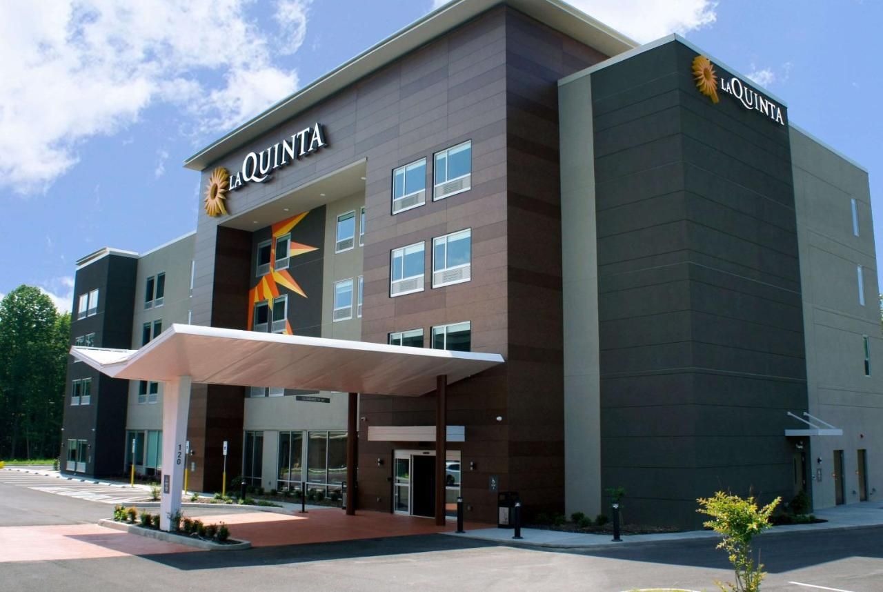La Quinta Inn & Suites by Wyndham Manchester - Arnold AFB 7