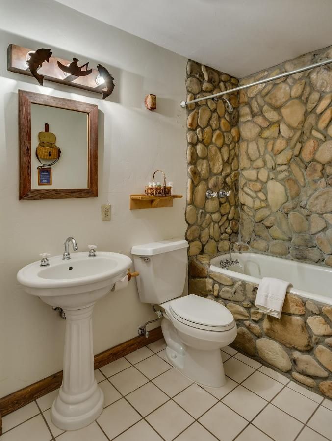 Minturn Inn 8