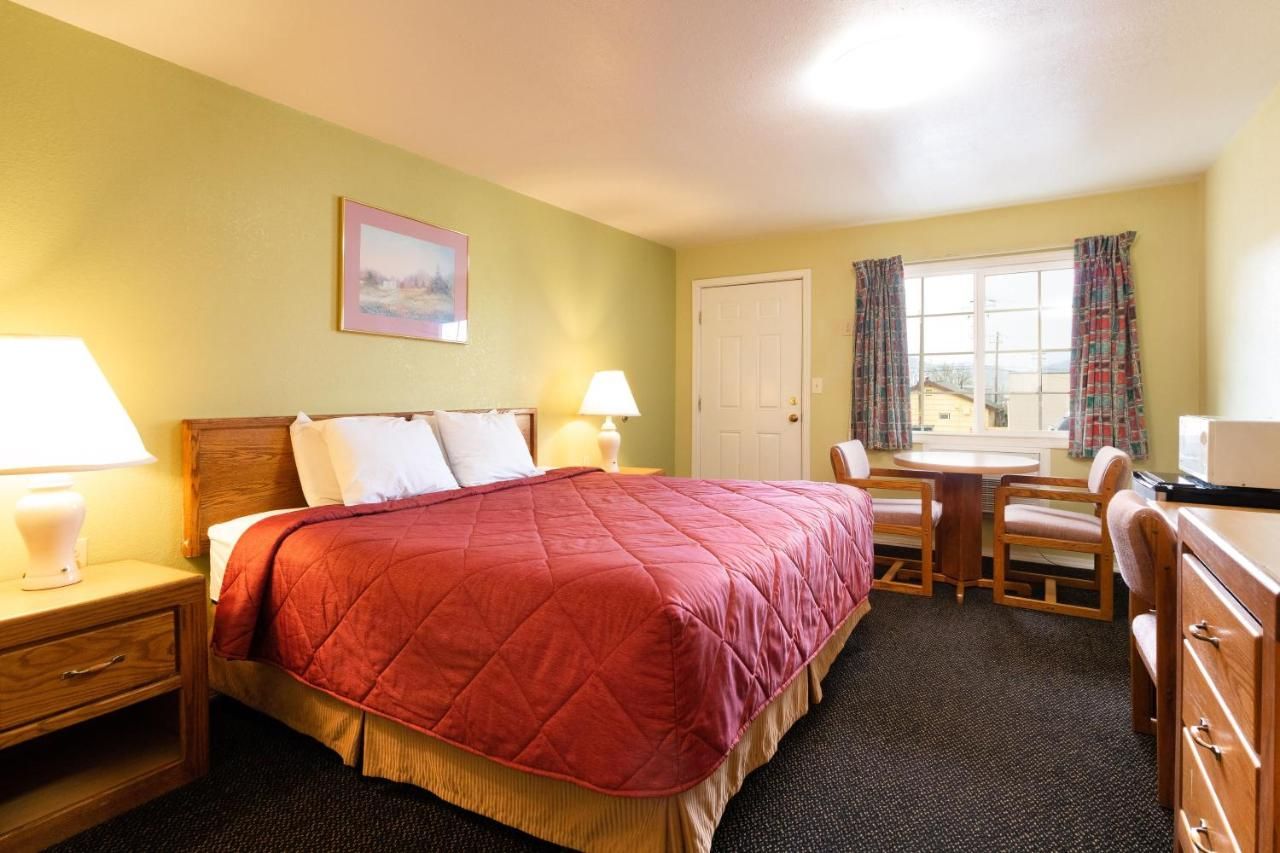 Roseburg Inn 7
