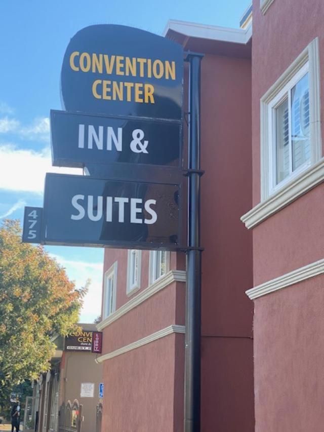 Convention Center Inn & Suites 8