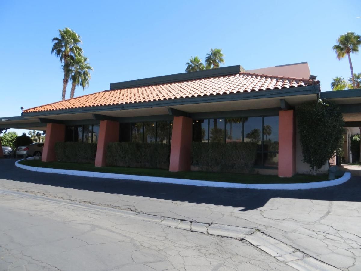 Travelodge by Wyndham Palm Springs 7