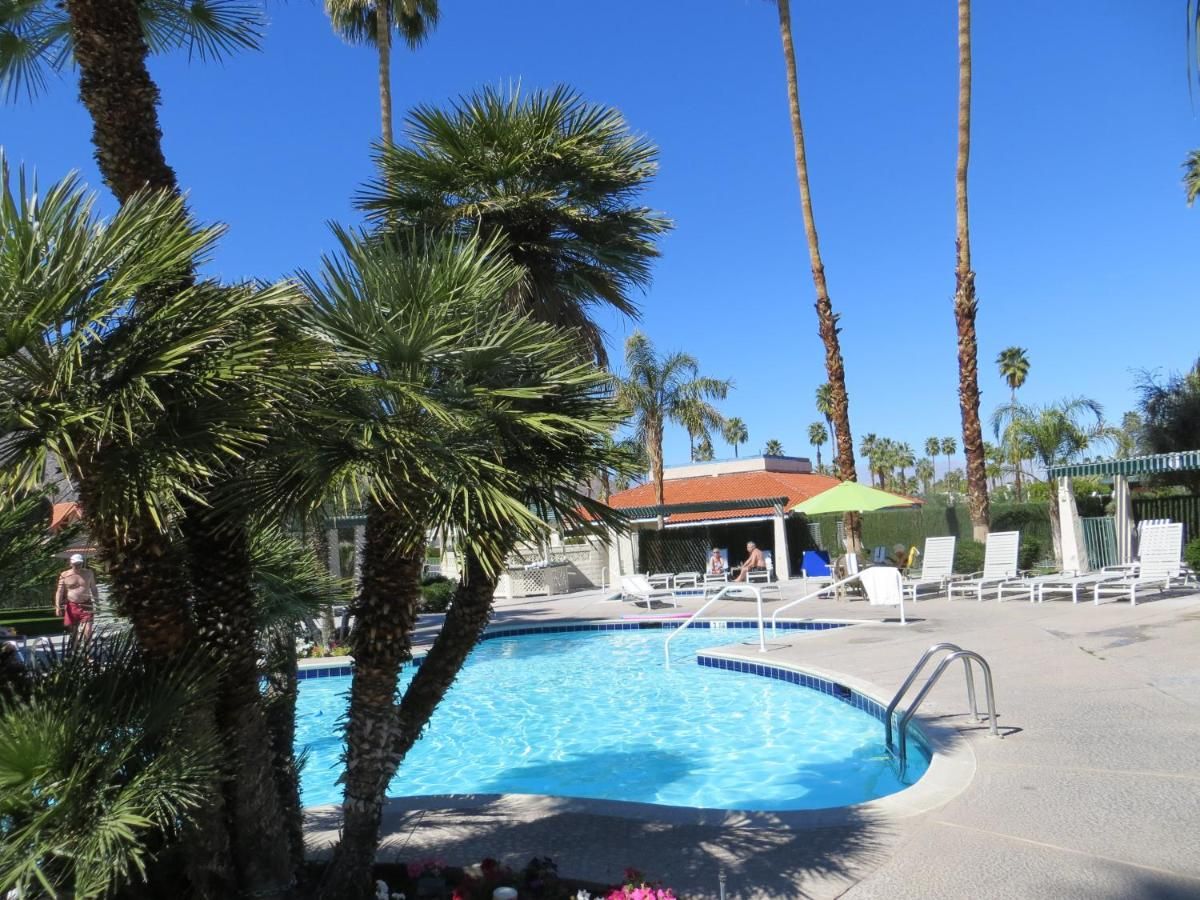 Travelodge by Wyndham Palm Springs 6