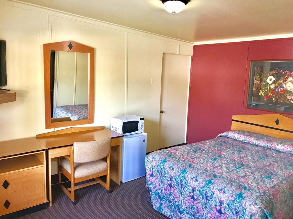 Travelers Inn Motel 6