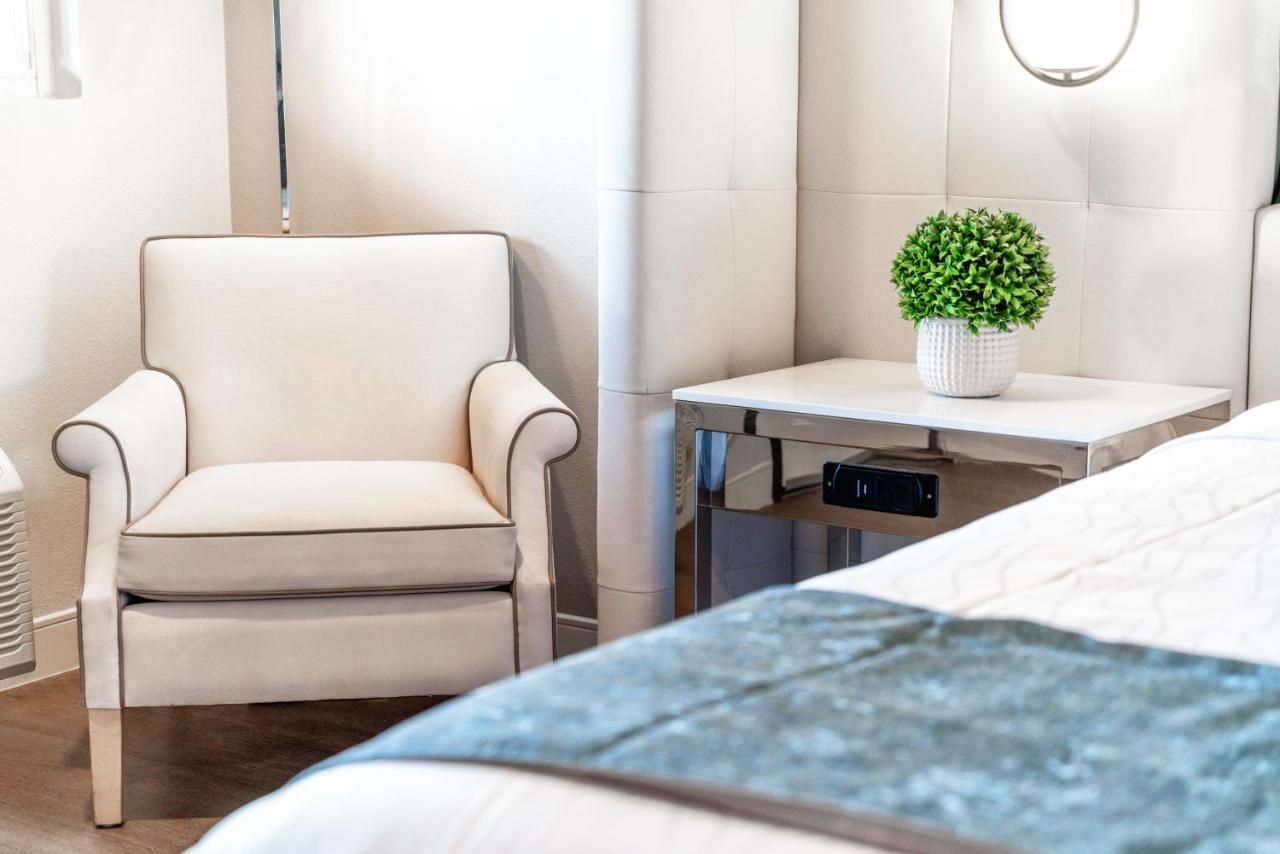 Aspire Inn Studios & Spas 10