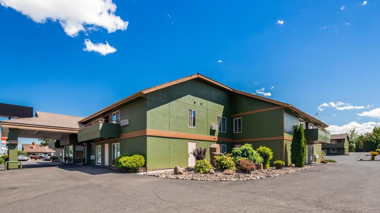RiverTree Inn & Suites 7