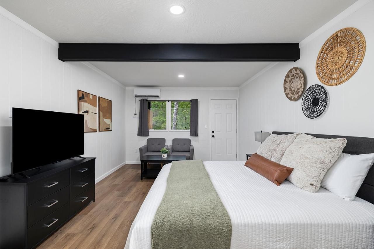 The Lofts on Indian Point - Near Silver Dollar City 10