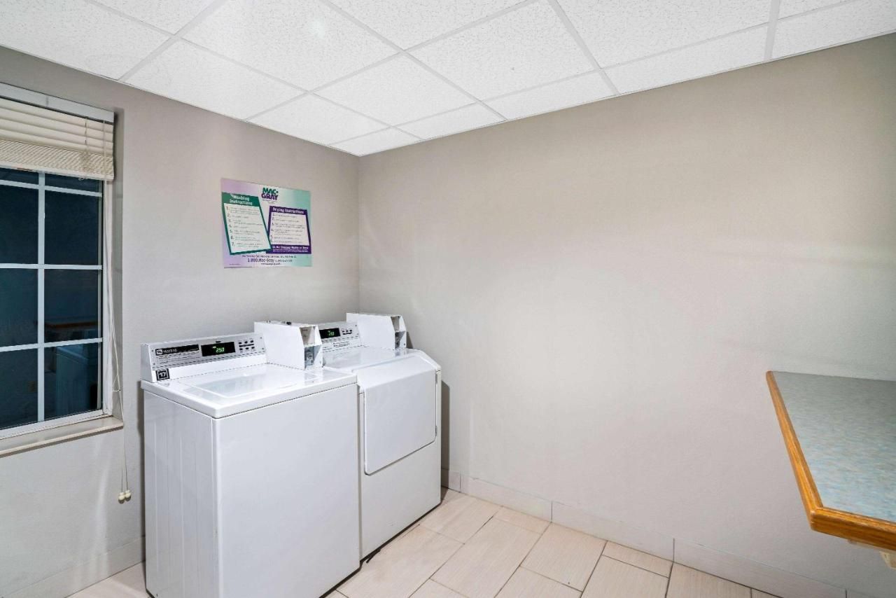 La Quinta by Wyndham Knoxville North I-75 7