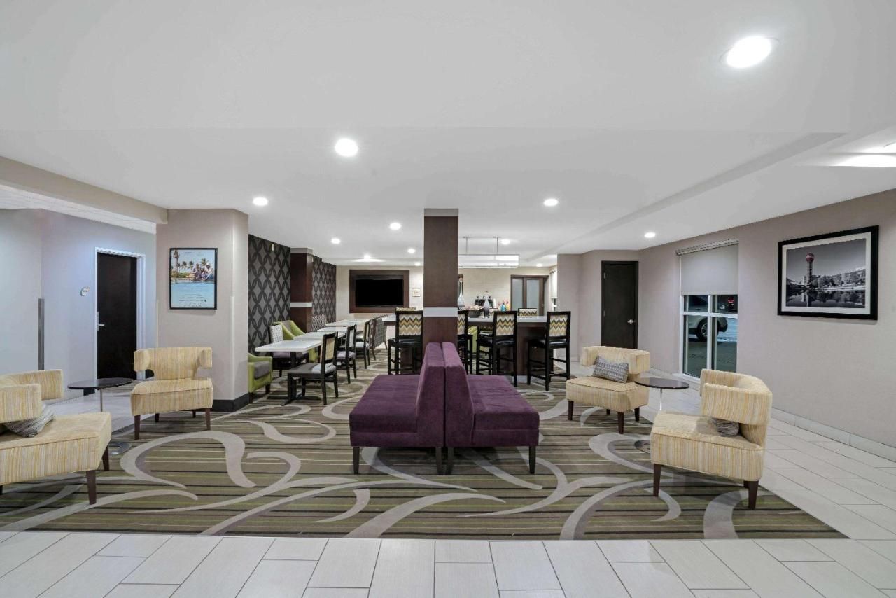 La Quinta by Wyndham Knoxville North I-75 10