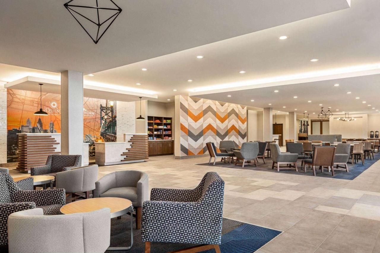 La Quinta Inn & Suites by Wyndham Mount Laurel Moorestown 10
