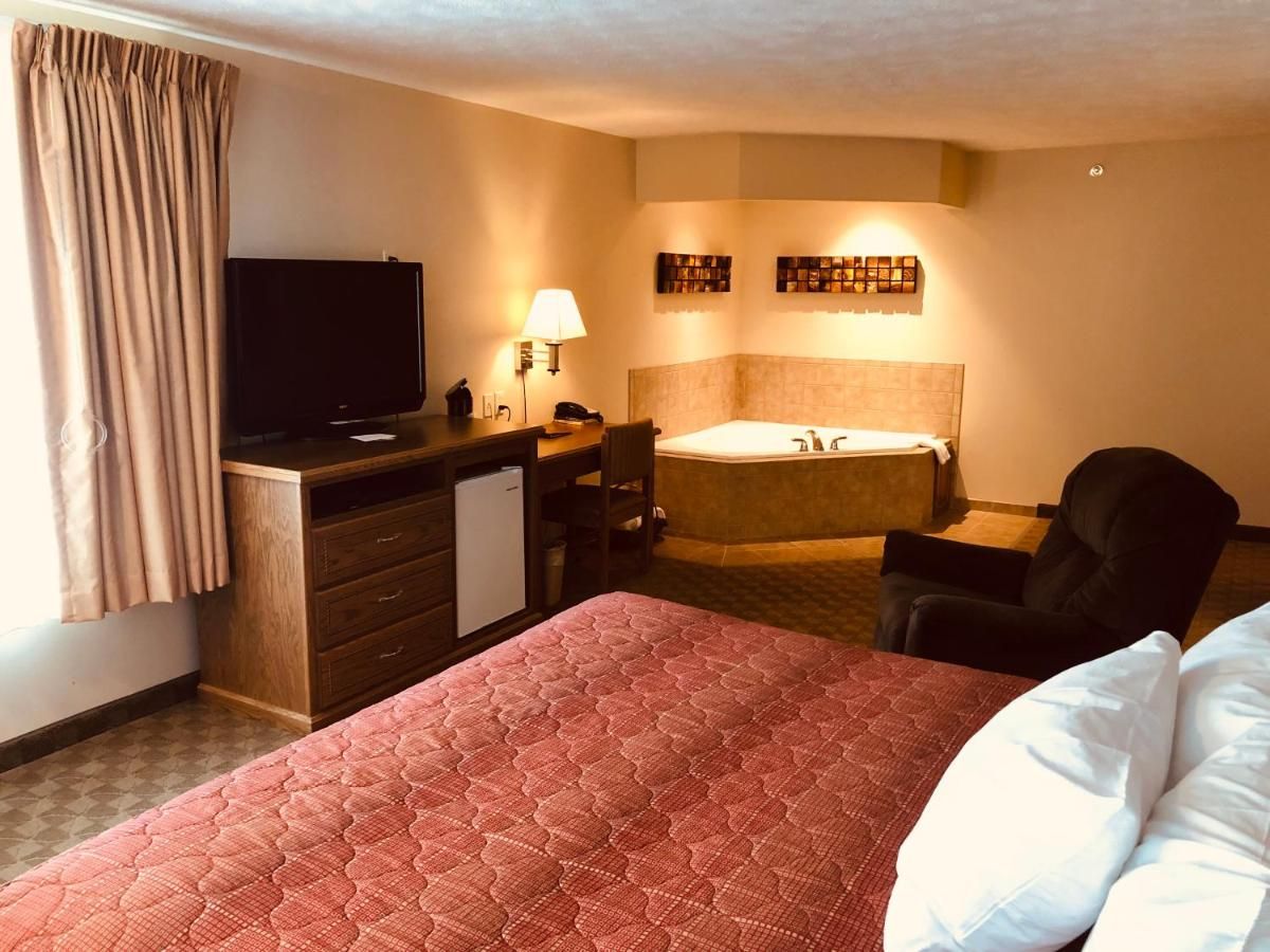 Shenandoah Inn & Suites 8