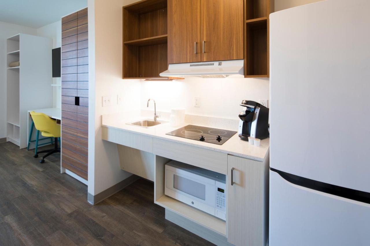 Uptown Suites Extended Stay Charlotte NC - Concord 8