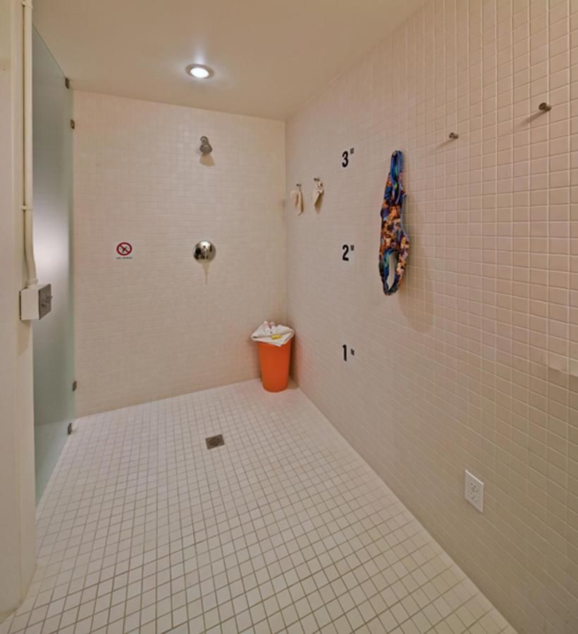 Island Inn at 123 West 6