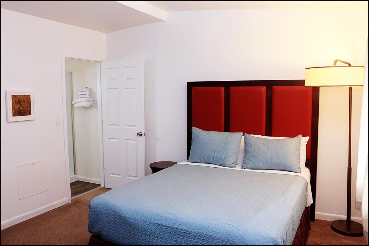 Antler Motel 9