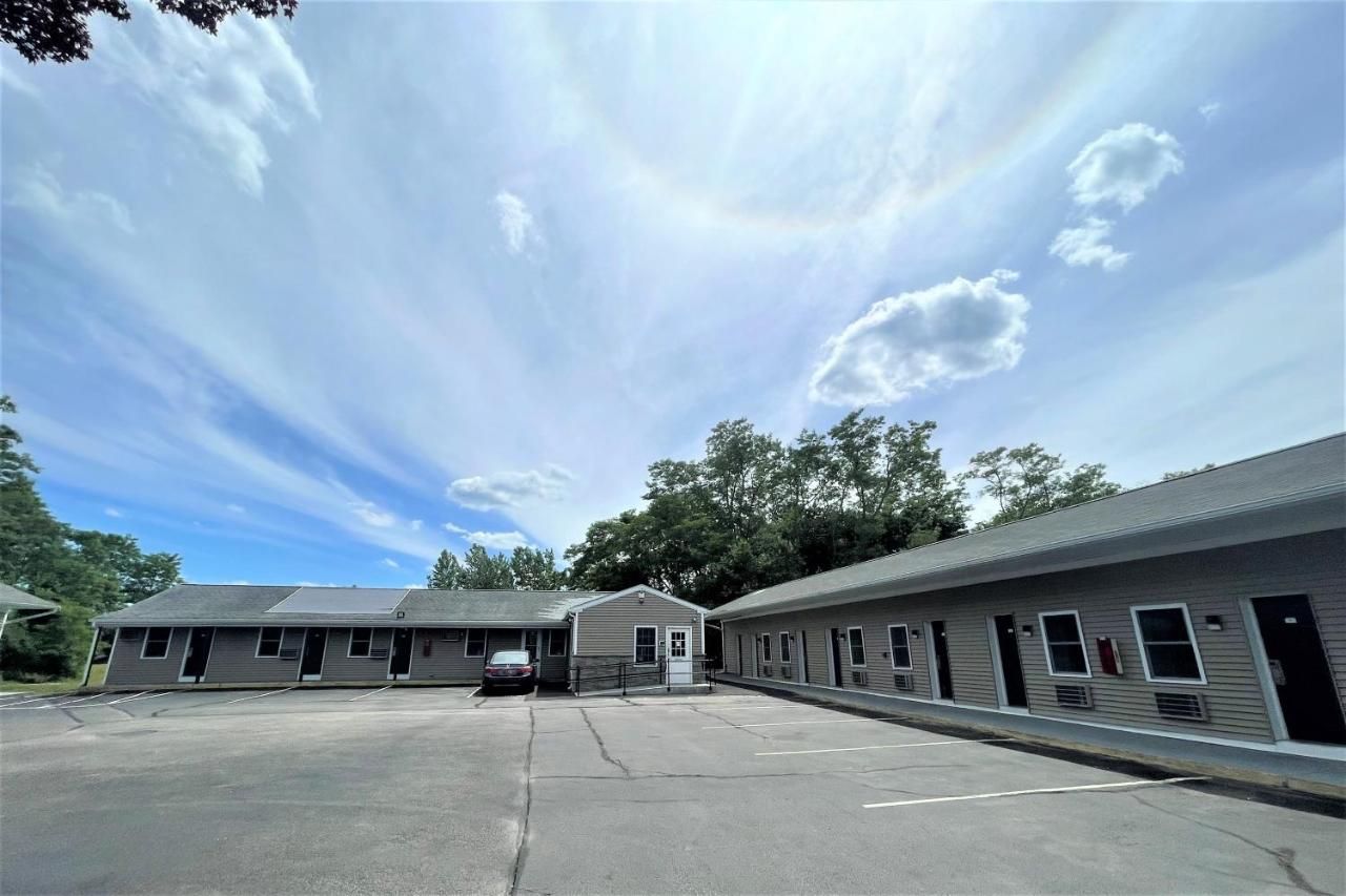 Shangri-La Motel 6