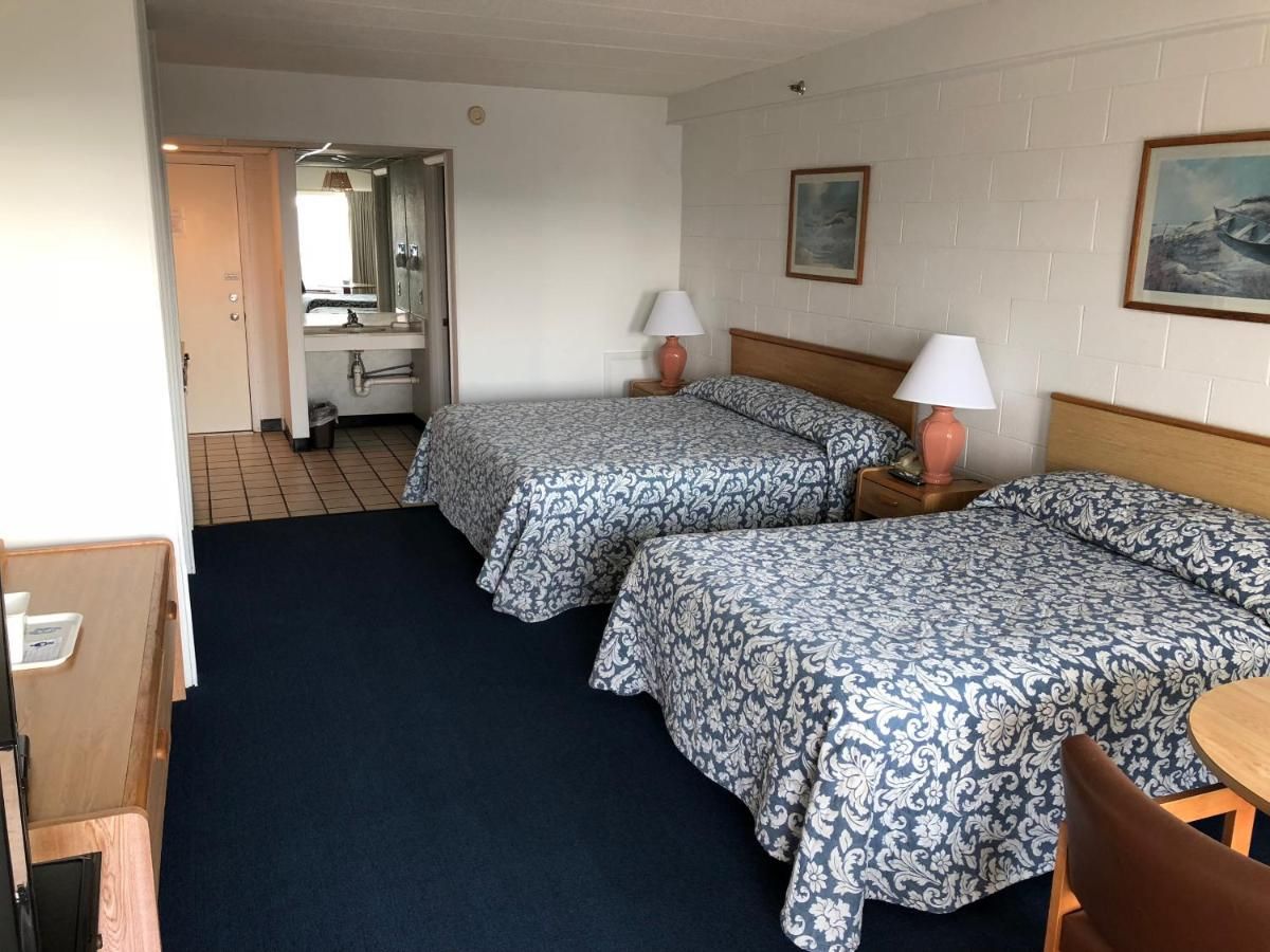 Beachcomber Motel 8
