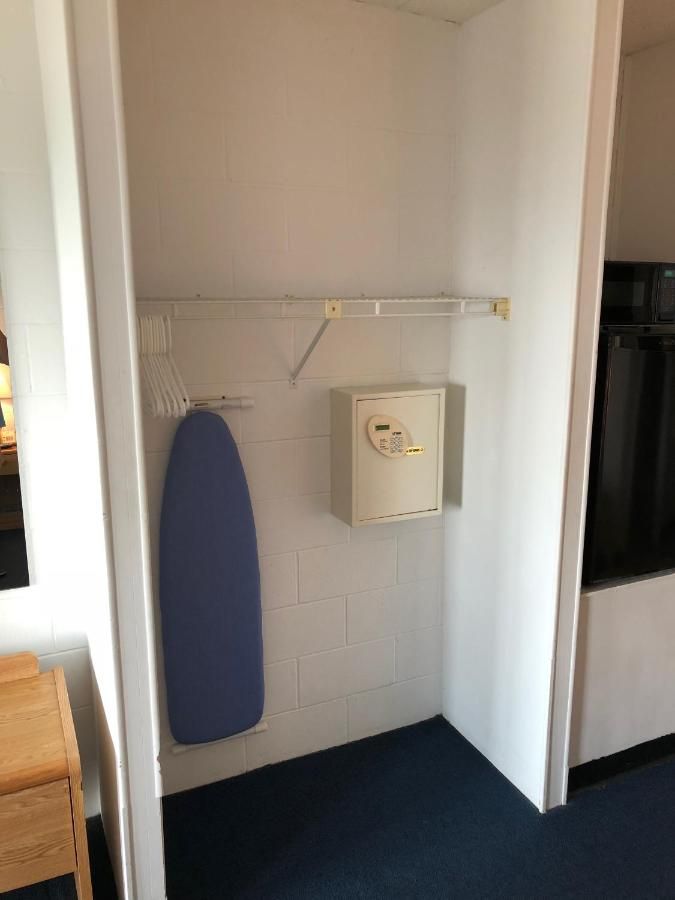 Beachcomber Motel 6