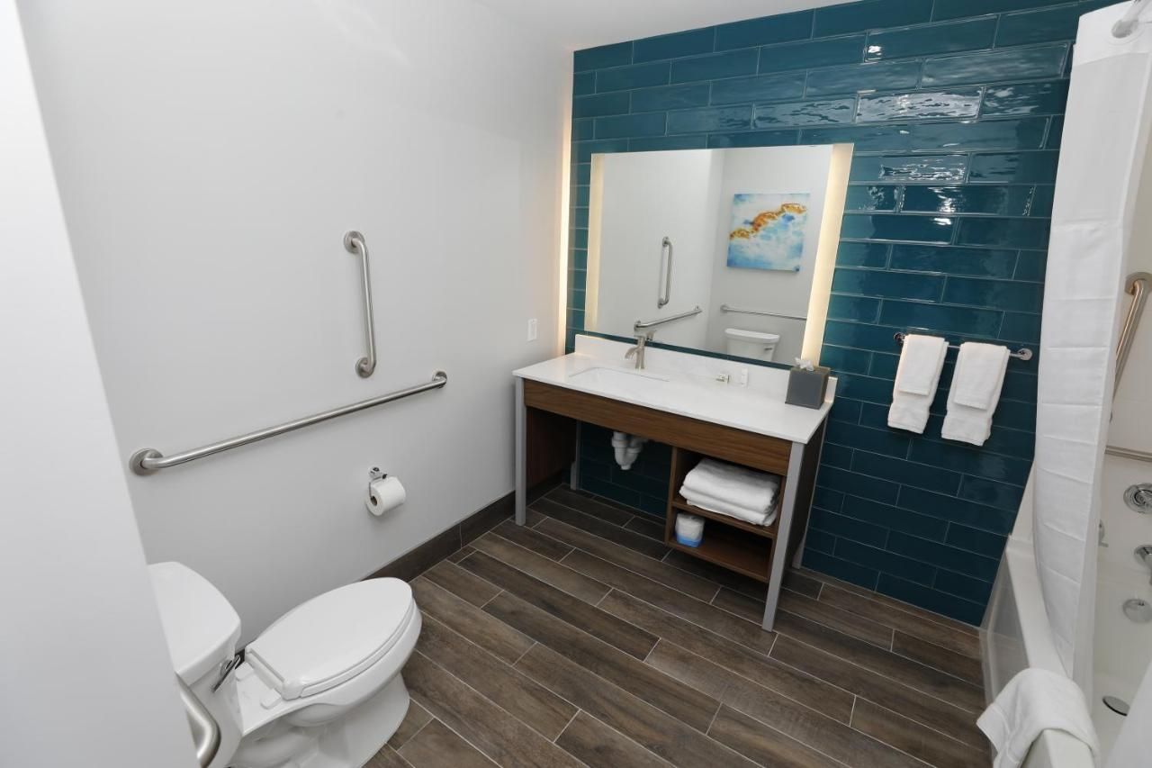 La Quinta Inn & Suites by Wyndham Williston Burlington 6