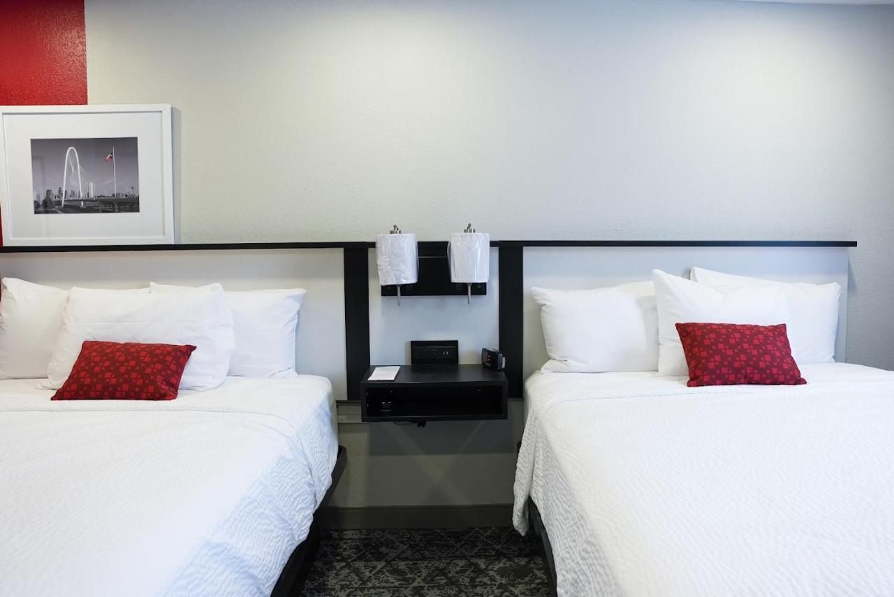 Ramada by Wyndham DFW Airport 6