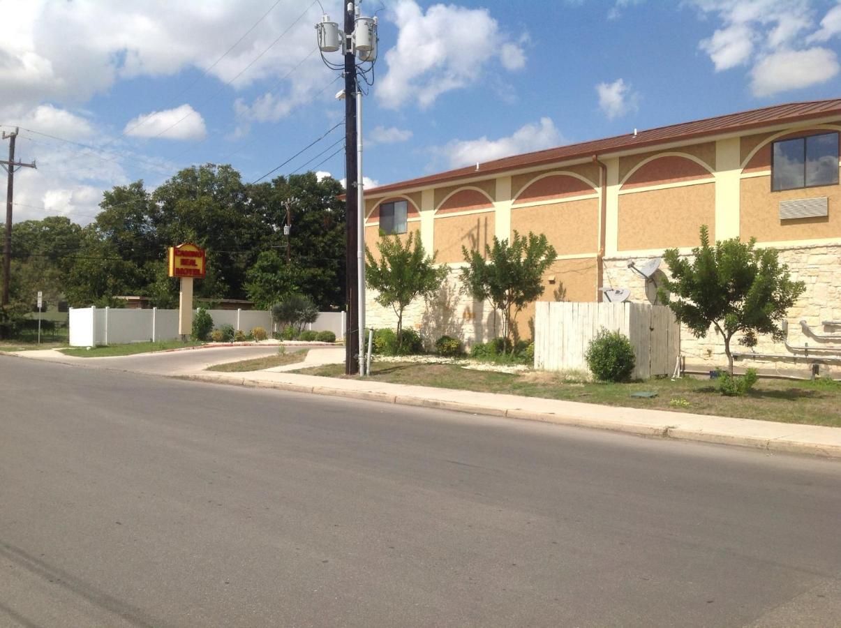 Camino Real Motel 6