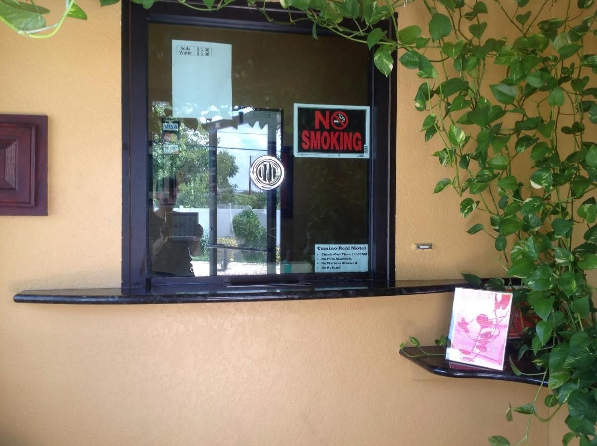Camino Real Motel 10
