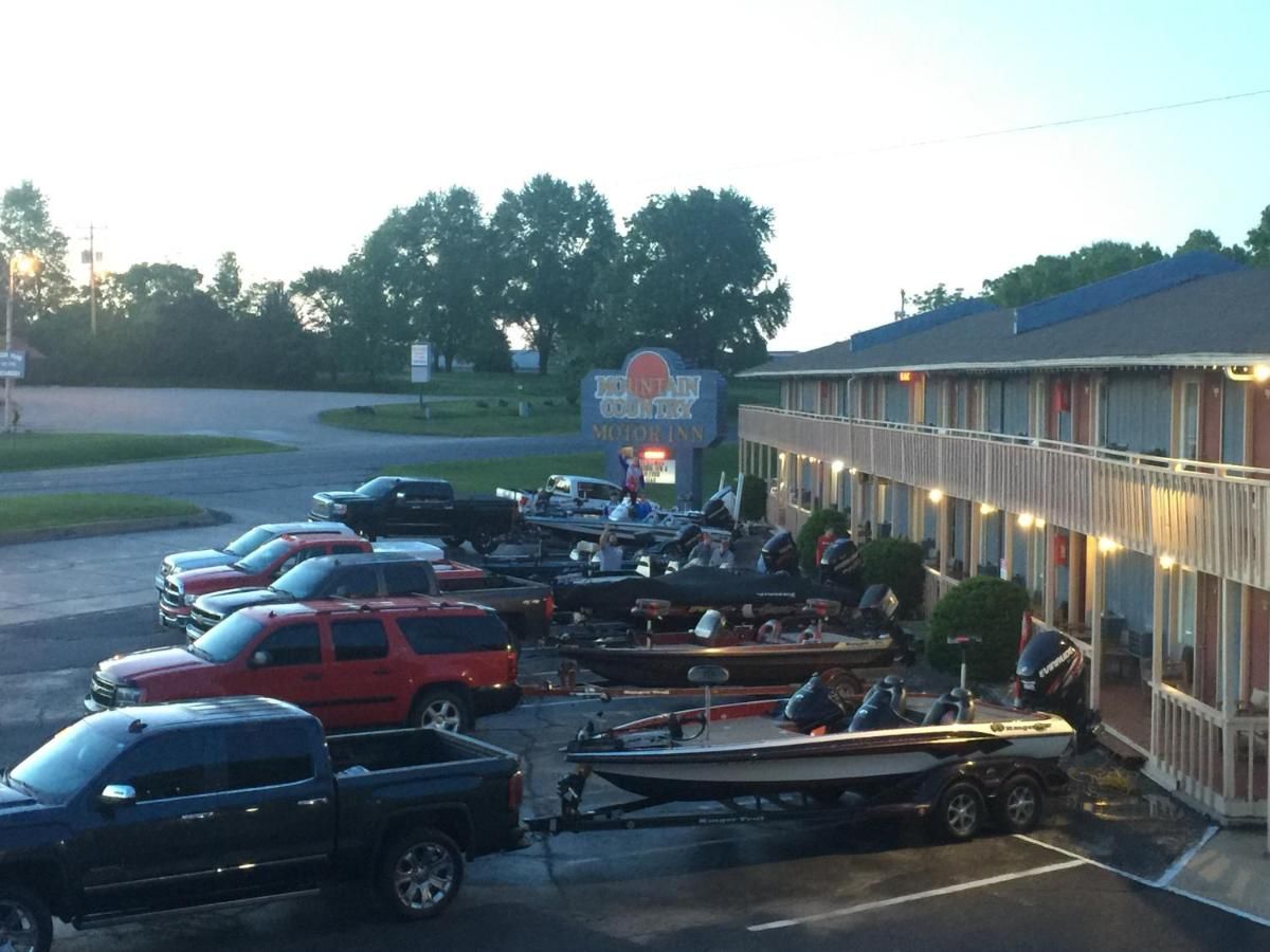 Mountain Country Motor Inn 6